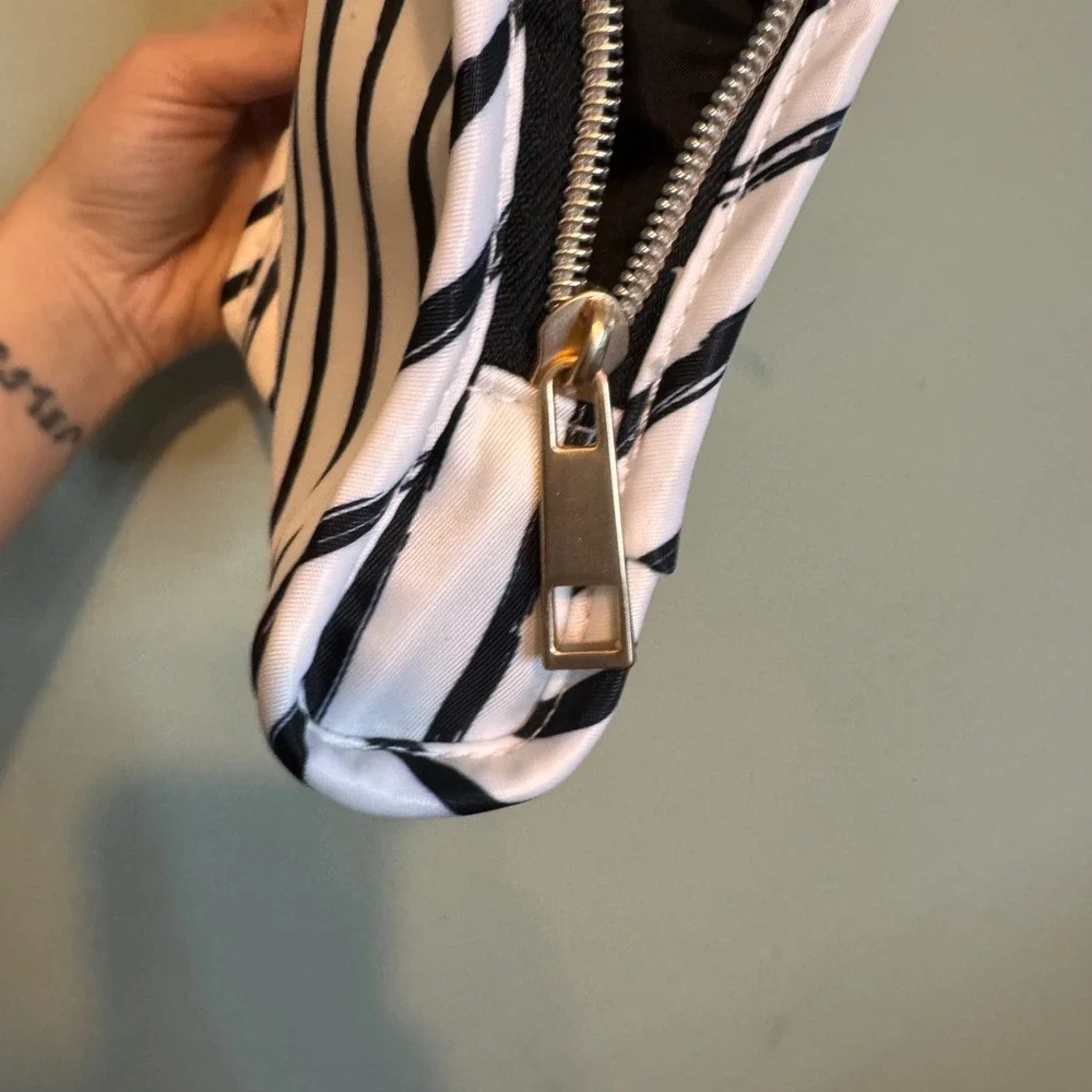 Target Black White Striped Zippered Makeup Bag Cosmetic Travel Pouch 052111324